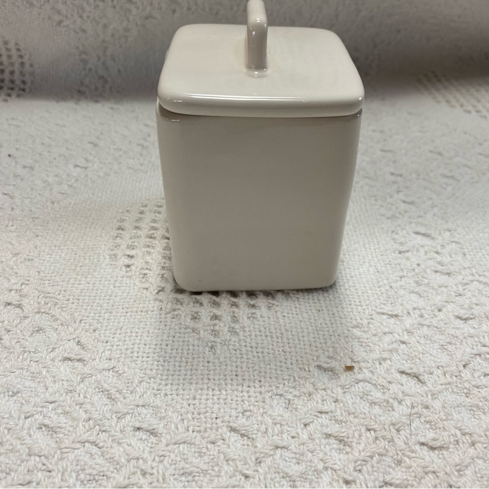 Rae Dunn Sugar Container - Picture 8 of 8